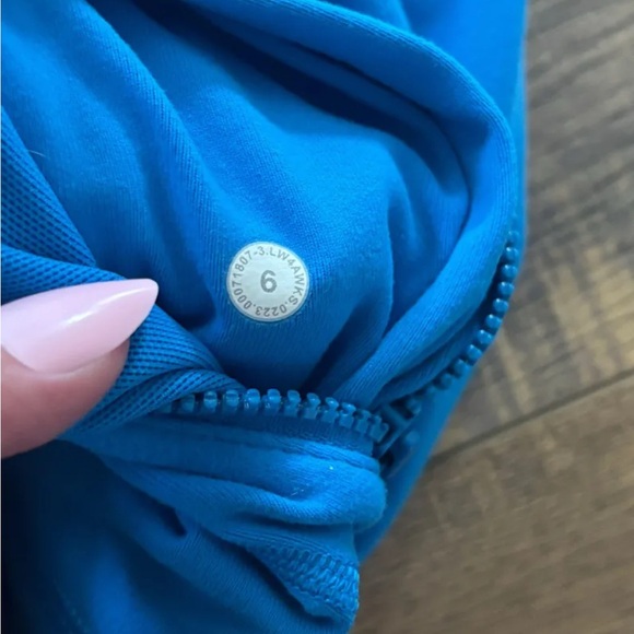 Lululemon Define - Picture 2 of 3